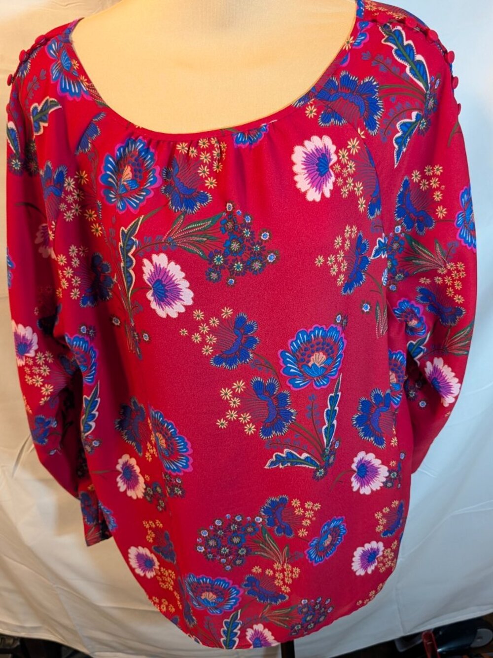 Zac & Rachel Blouse Women XL Red Floral 3/4 Sleeve Button Detail Tie Cuff Top